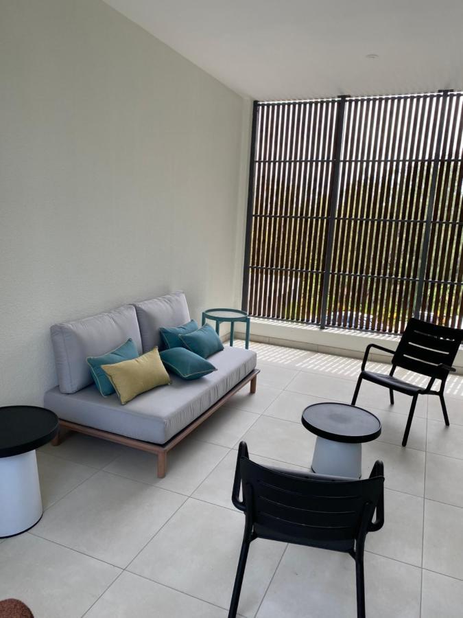 Eastern Blue Beachfront Luxury Apartment ป๊อสเตอ ลาฟาแยตต์ ภายนอก รูปภาพ