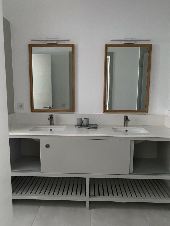 Eastern Blue Beachfront Luxury Apartment ป๊อสเตอ ลาฟาแยตต์ ภายนอก รูปภาพ